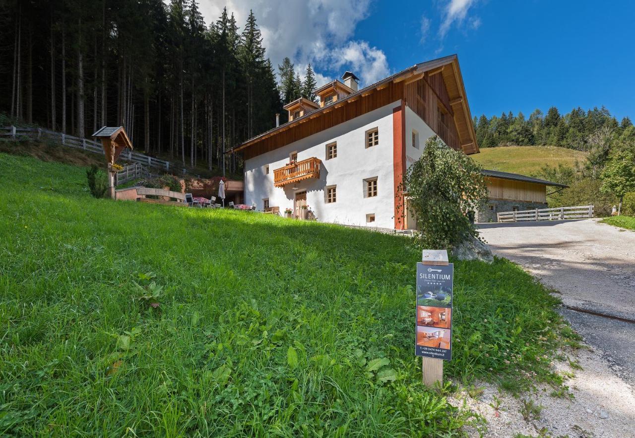 Silentium Dolomites Chalet Since 1600 Monguelfo-Tesido / Welsberg-Taisten Екстериор снимка